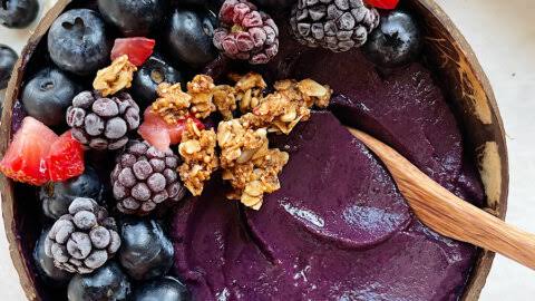 Blueberries in a bowl, the fruit used in this pudding